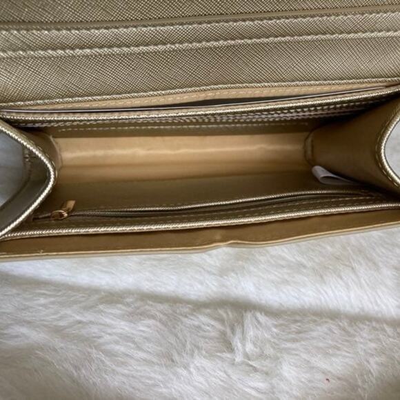 Brand New Vegan Crossbody Phone Case w/ Touchscreen Access - Metallic Gold - Picture 5 of 6